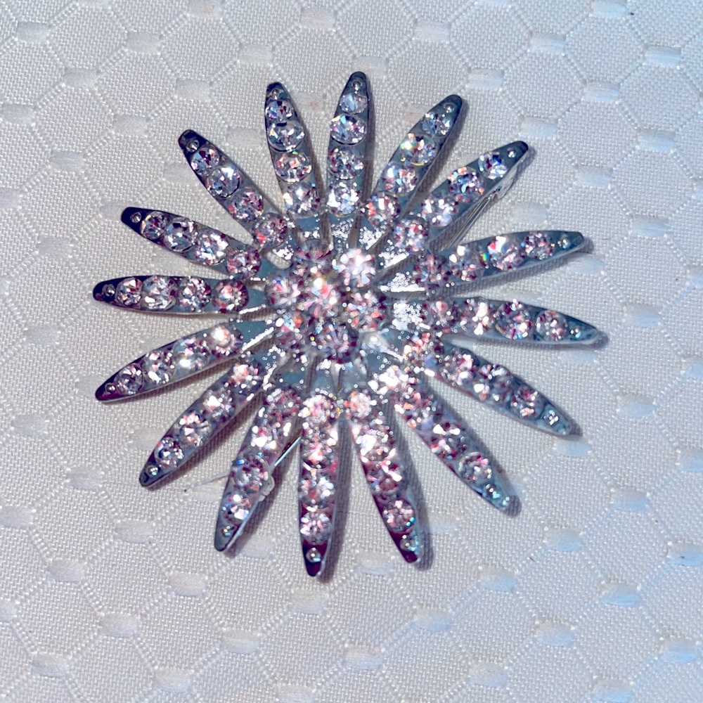 Star brooch